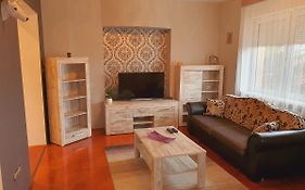 Adel Apartman